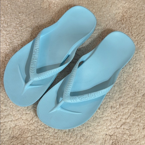 Archies blue  Flip Flops worn once size 7 women’s / ladies like new - Picture 2 of 4